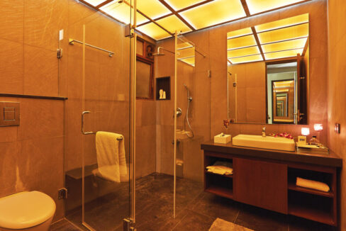 commercial property in commercial street