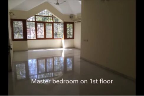 Masterbed room on 1st floor.jpg1