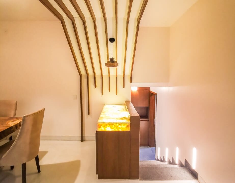 4BHK flat for sale in Cunningham Road