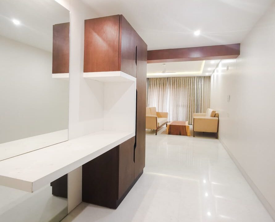 4BHK flat for sale in Cunningham Road