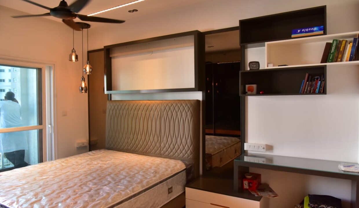 WhatsApp Image 2025-12-12 at 15.53.41 (1)