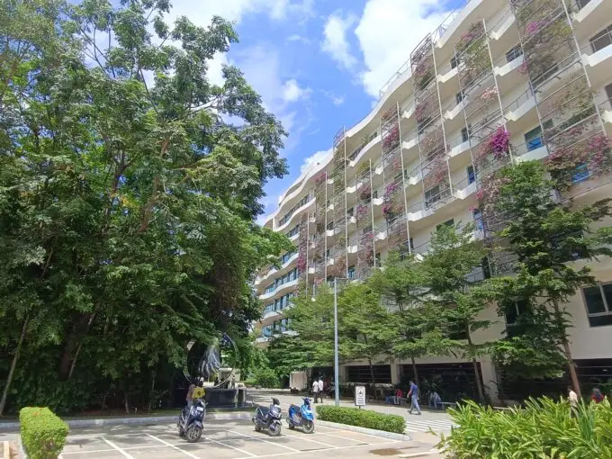 SLK Green Park Grade A office campus with landscaped greenery in Airport Corridor, Bangalore.